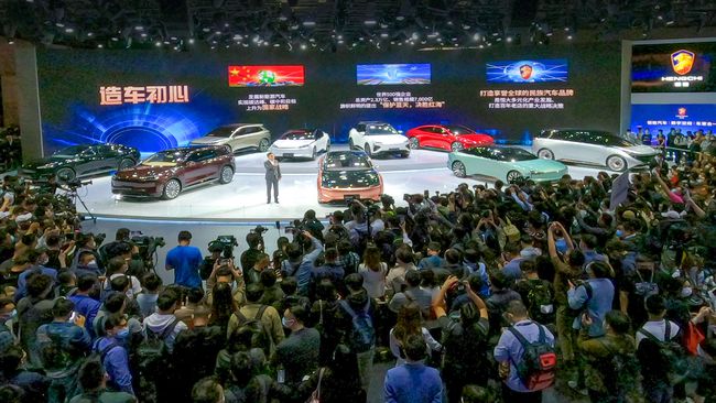 中国恒大折价两成出让恒大汽车2.6亿股 筹资106亿港元|持股|刘銮雄|新股